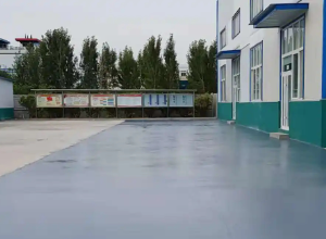 焦作彩色路面喷涂翻新的材料对冬季